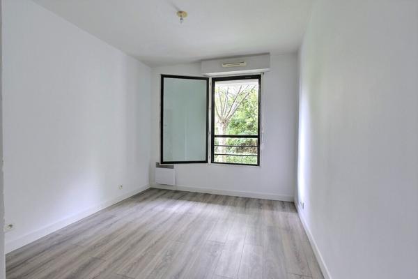 Appartement Asnieres Sur Seine 3 pièce(s) 72.2 m2 AVEC BALCON