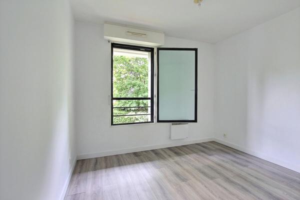 Appartement Asnieres Sur Seine 3 pièce(s) 72.2 m2 AVEC BALCON