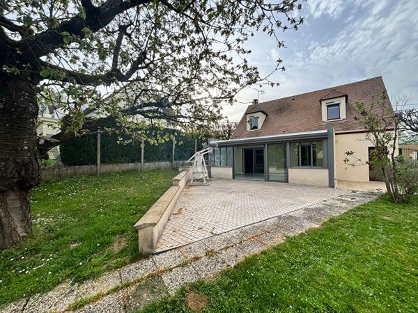 Maison Pontoise 6 pièce(s) 117 m2 €399 000 ** - Référence 11215
