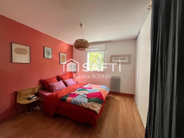 Talence 2 pièces situé dans une résidence récente avec terrasse, jardin et parking en sous sol