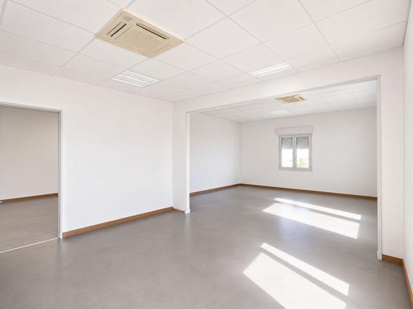 Bureaux à louer Congénies accès PMR et ascenseur plusieurs surfaces