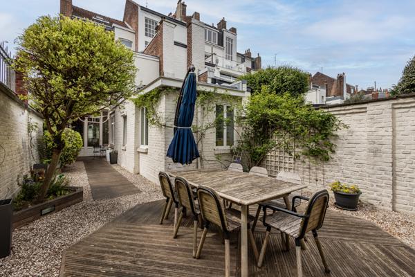 Maison 8 pièces - 200 m² Exclusivité efficity