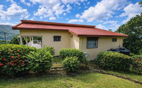 Maison à vendre    3 pièces •  Rivière-Pilote