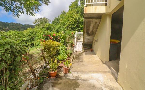 Maison à vendre    3 pièces •  Rivière-Pilote