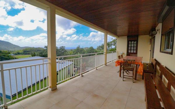 Maison à vendre    3 pièces •  Rivière-Pilote