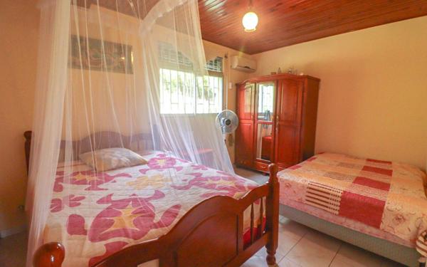 Maison à vendre    3 pièces •  Rivière-Pilote