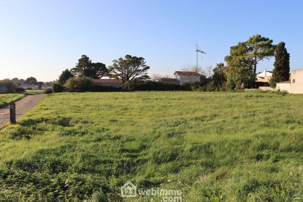Terrain à bâtir 2757 m² à Saint-Vincent-sur-Jard 85520