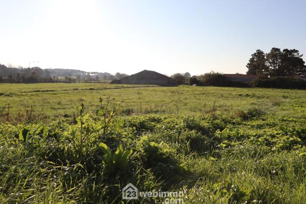 Terrain à bâtir 2757 m² à Saint-Vincent-sur-Jard 85520