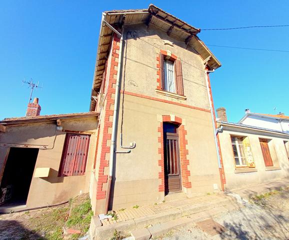 Maison bourgeoise à rénover à vendre au Loroux Bottereau - 10 pièces, 4 chambres