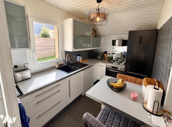 COUP DE COEUR - Maison T4 rénovée

Dans le quartier recherché de La FLOURIE, découvrez cette ...