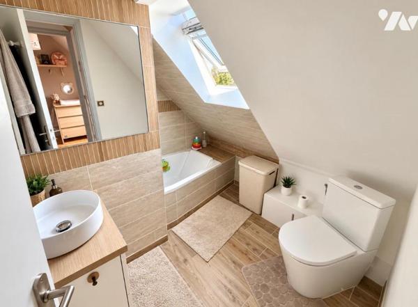 COUP DE COEUR - Maison T4 rénovée

Dans le quartier recherché de La FLOURIE, découvrez cette ...