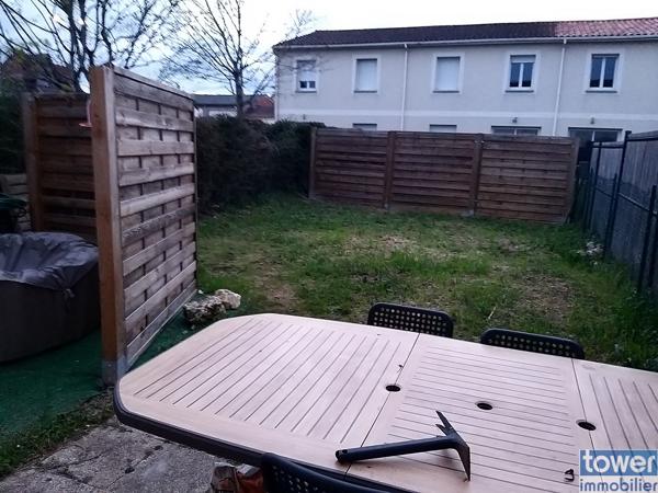Maison mitoyenne F4 de 91 m2 avec jardin + garage à Soyaux