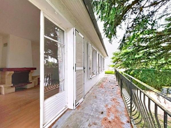 Olivet Sud. Idéal investisseur ou résidence principale. Appartement 4 chambres avec jardin 150m2, 1 stationnement et balcon privatifs + cour partagée 295m2