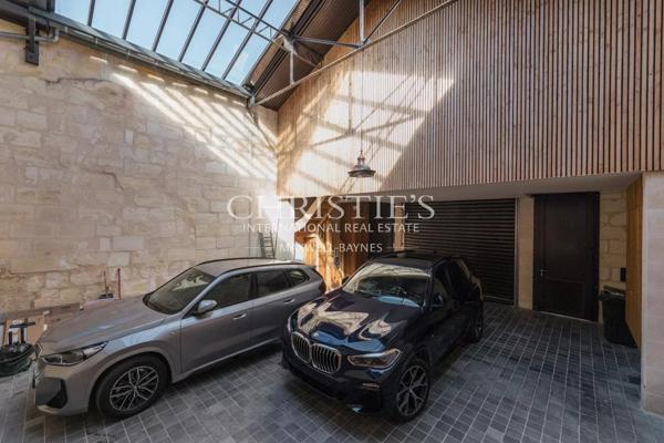 Superbe maison contemporaine au design esprit loft, baignée de lumière naturelle et ouverte sur une magnifique terrasse, au cœur de Bordeaux Bastide