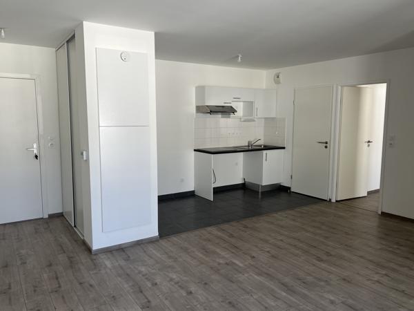 SAINT SEBASTIEN SUR LOIRE - T3 - RESIDENCE DE 2020 - STATIONNEMENT