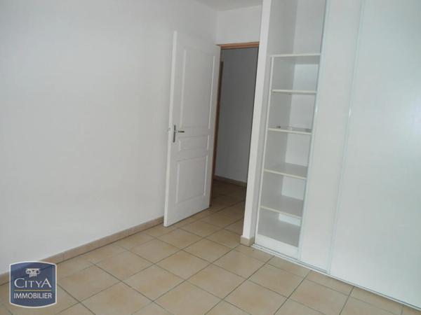 Appartement à louer 2 pièces 51m² Le Tampon (97430)