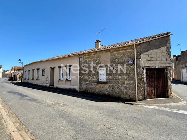 Charmante maison de bourg 4 chambres, jardin clos, garage et potentiel ? Passavant-sur-Layon (15 min Vihiers / Doué) D5897