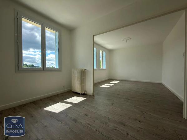 Maison à louer 3 pièces 105.4m² Saint-Pantaléon-de-Larche (19600)