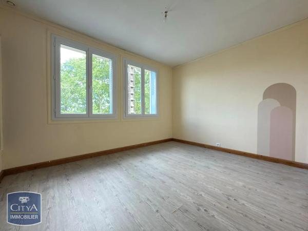 Maison à louer 3 pièces 105.4m² Saint-Pantaléon-de-Larche (19600)