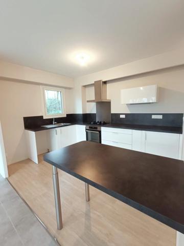 Location                                                      Appartement
                        
                     3 pièces                      86 m2                     à Nantes