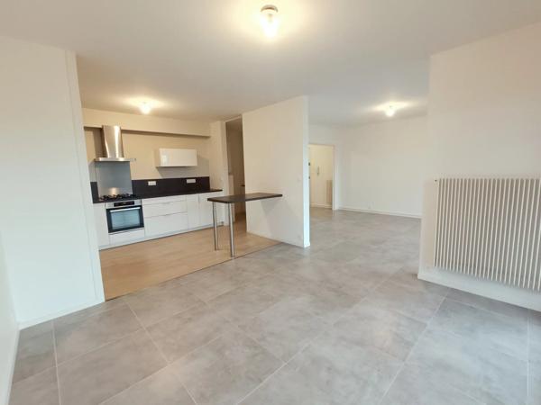 Location                                                      Appartement
                        
                     3 pièces                      86 m2                     à Nantes