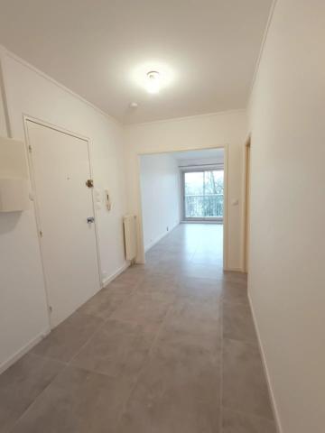 Location                                                      Appartement
                        
                     3 pièces                      86 m2                     à Nantes
