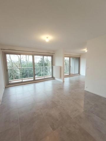 Location                                                      Appartement
                        
                     3 pièces                      86 m2                     à Nantes