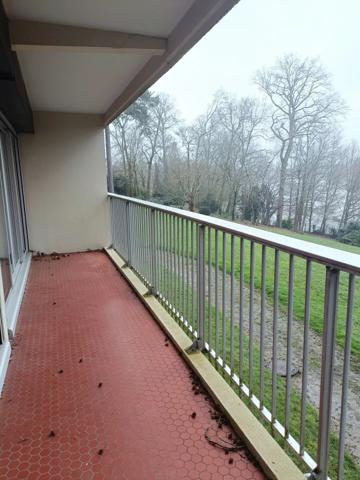 Location                                                      Appartement
                        
                     3 pièces                      86 m2                     à Nantes