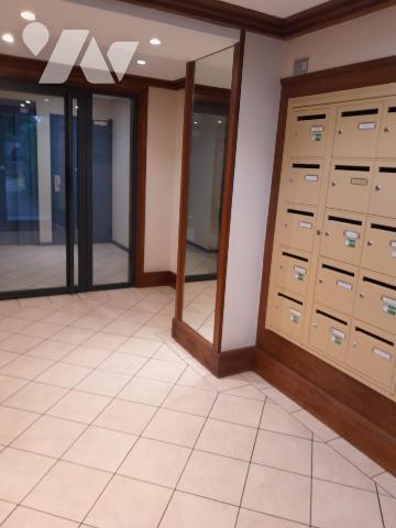 SAINT-JEAN-DE-LA-RUELLE -  DANS RESIDENCE - APPARTEMENT T2 (49,15 m²) - BALCON - PARKING EN SOUS-SOL