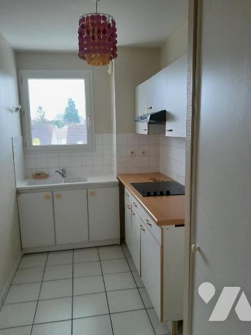 SAINT-JEAN-DE-LA-RUELLE -  DANS RESIDENCE - APPARTEMENT T2 (49,15 m²) - BALCON - PARKING EN SOUS-SOL