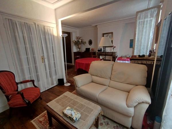 Très Bel Appartement Lumineux 2P Rue Saint Lazare