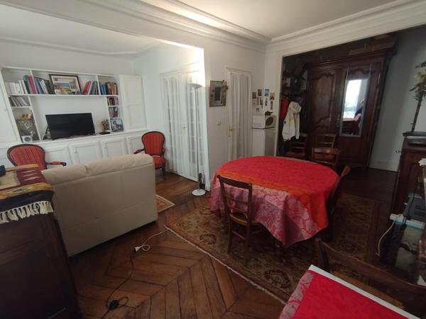 Très Bel Appartement Lumineux 2P Rue Saint Lazare