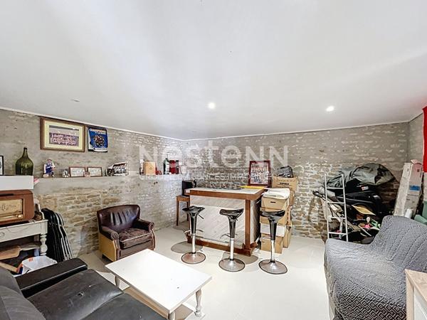 Maison en pierre rénovée à Fontenay-le-Comte - 5 pièces, 4 chambres, 160m² environ