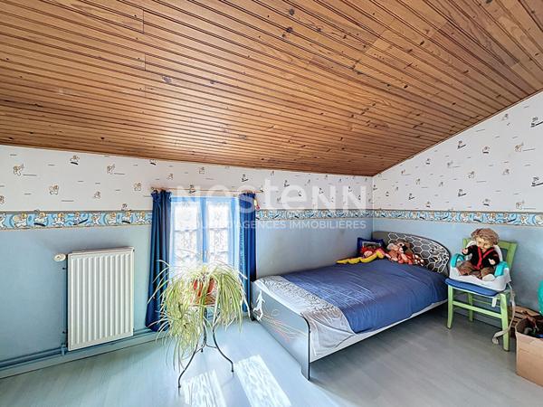 Maison en pierre rénovée à Fontenay-le-Comte - 5 pièces, 4 chambres, 160m² environ