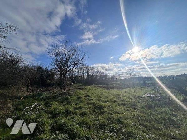 Terrain à Vendre à Évran (22630) en Côtes-d'Armor (22)

Ce terrain à bâtir viabilisé, d'une s...