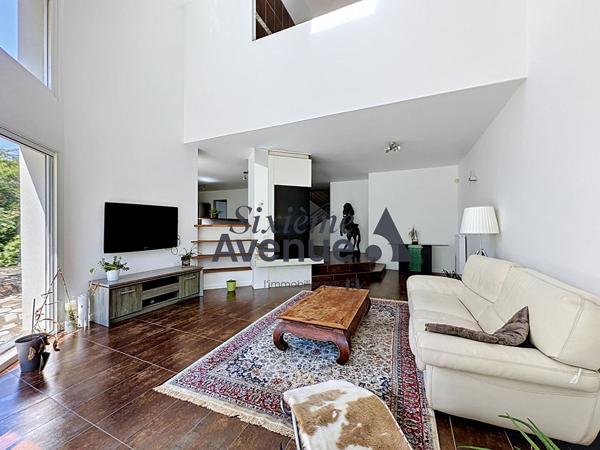 Maison 7 pièces 210.15 m2