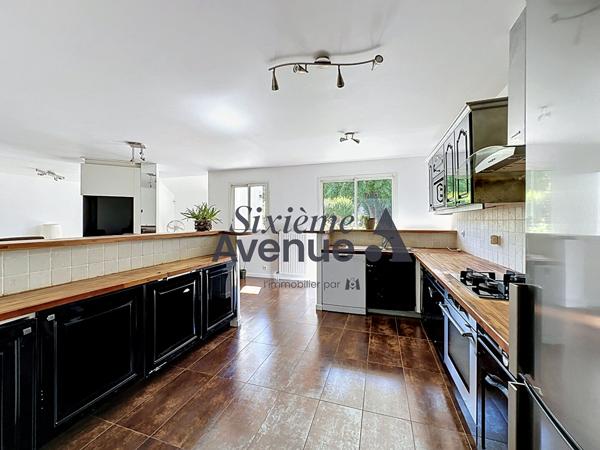 Maison 7 pièces 210.15 m2