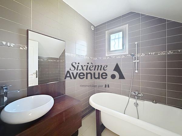 Maison 7 pièces 210.15 m2