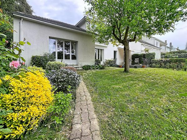 NANTES ,CHEZINE ,VASTE MAISON FAMILIALE EN IMPASSE,POSSIBILITE 2 LOGEMENTS INDEPENDANTS