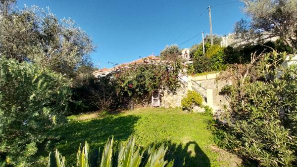 Toulon (83200) Villa Fort rouge + studio.