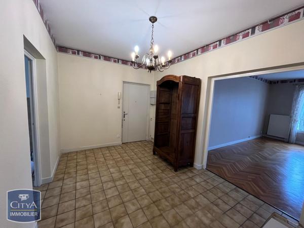 Appartement à louer 4 pièces 117.99m²