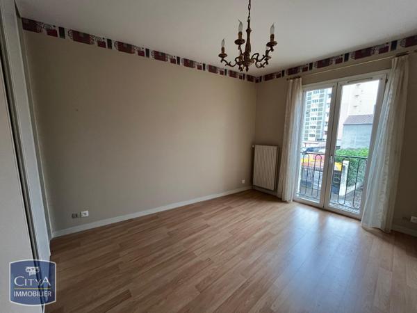 Appartement à louer 4 pièces 117.99m²