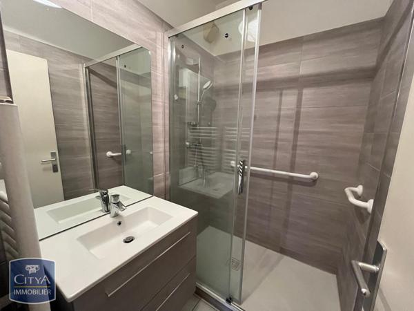 Appartement à louer 4 pièces 117.99m²