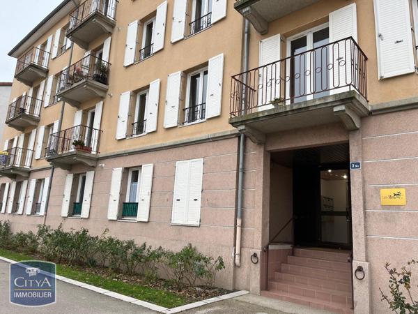 Appartement à louer 4 pièces 117.99m²