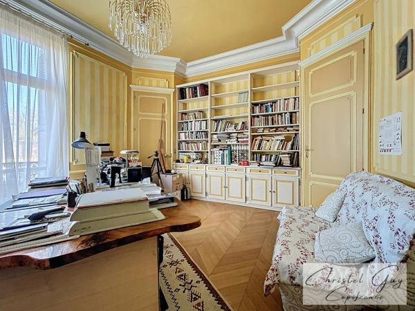 Maison de Maître, coeur de ville MONTVAL-SUR-LOIR (72), 6 chambres, terrain 2090 m²