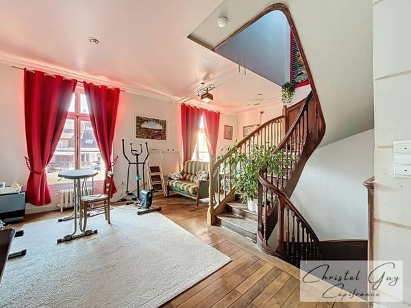 Maison de Maître, coeur de ville MONTVAL-SUR-LOIR (72), 6 chambres, terrain 2090 m²