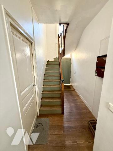 T2 à rénover / Hôpital : Appartement T2 de 32 m² situé à quelques pas de l'hôpital et proche du...