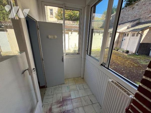 T2 à rénover / Hôpital : Appartement T2 de 32 m² situé à quelques pas de l'hôpital et proche du...