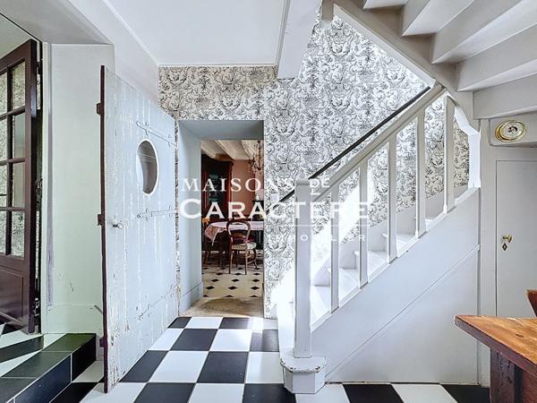 Maison de charme de 150 m² avec annexes à Thiverval