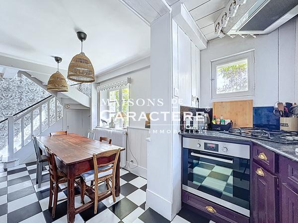 Maison de charme de 150 m² avec annexes à Thiverval
